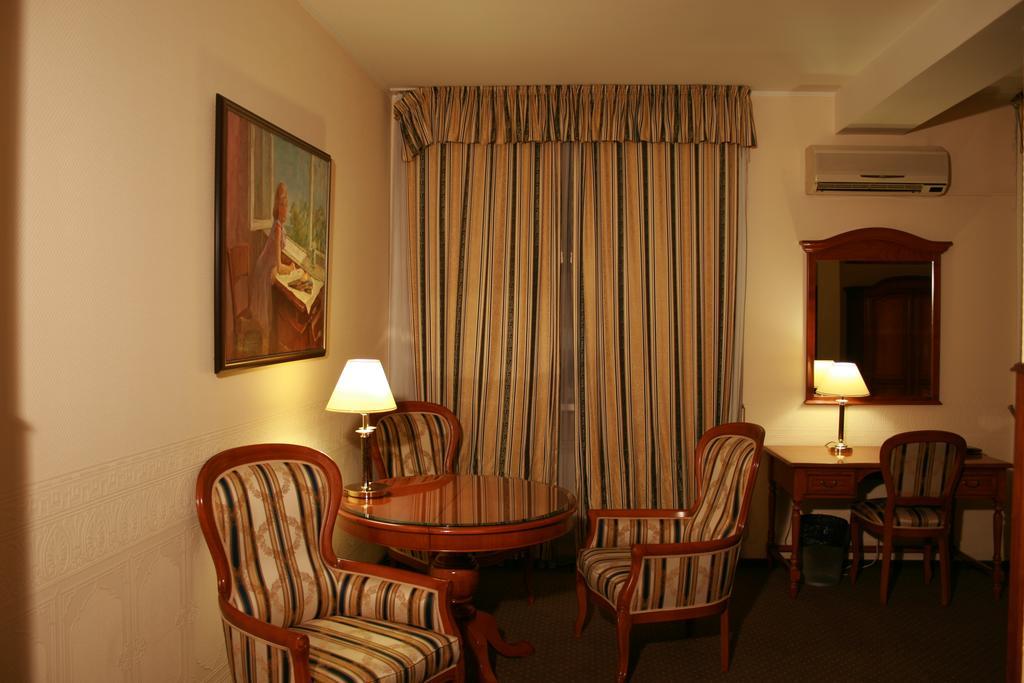 Art Hotel Academy Dnipro Eksteriør bilde